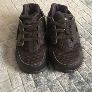 Nike Huarache little boys